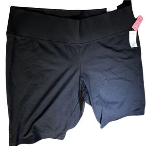 NWT Lane Bryant Livi Active Knee Short